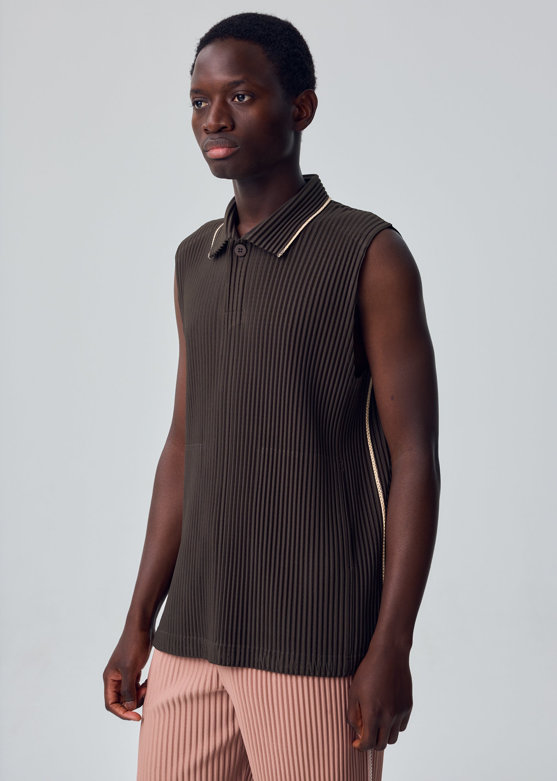 Homme Plissé Issey Miyake Embroidery Stripes top bez rukávů