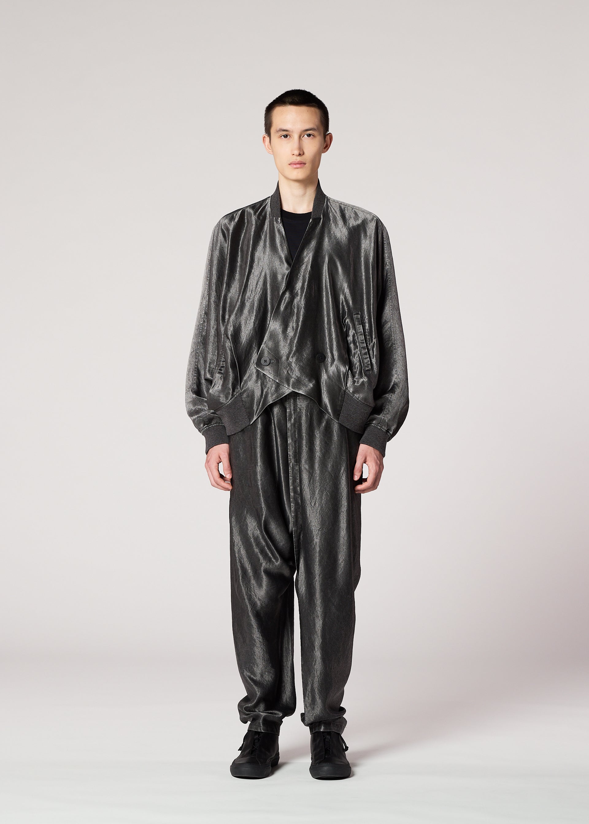 Issey Miyake Satin Wash bunda charcoal gray acetátová