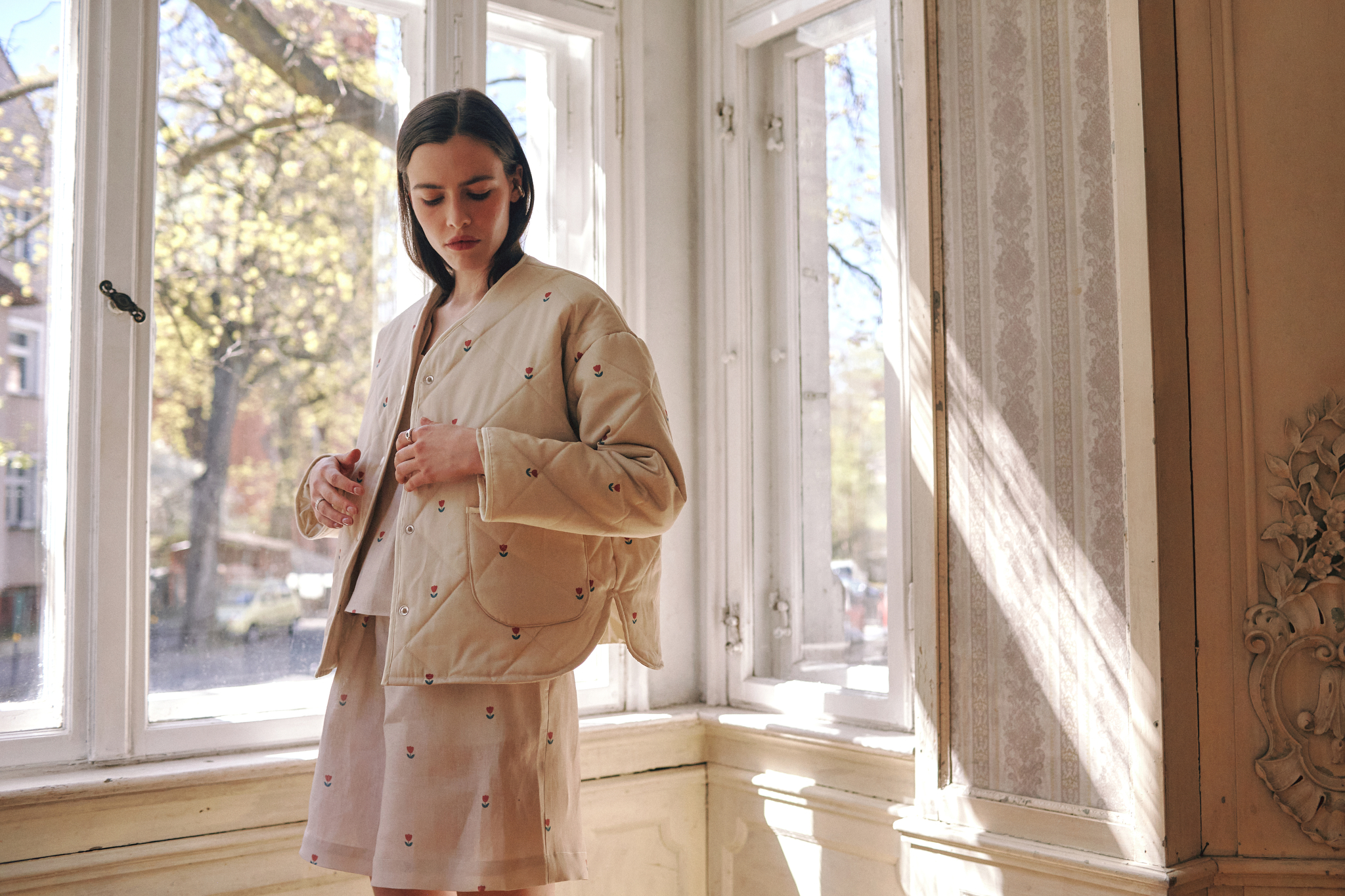 Aurelia & Zwei Frauen Butter Tulip bunda prošívaná máslová