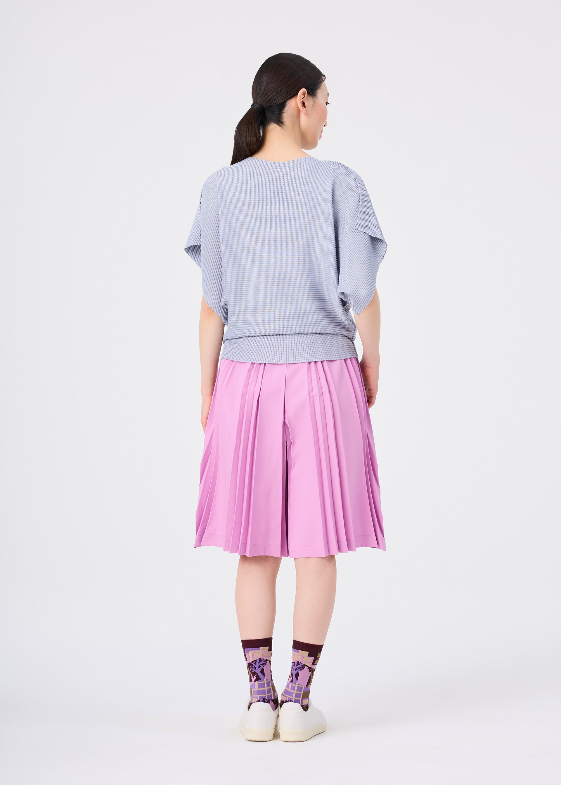 Issey Miyake Tower Pleats Bottom kraťasy černé