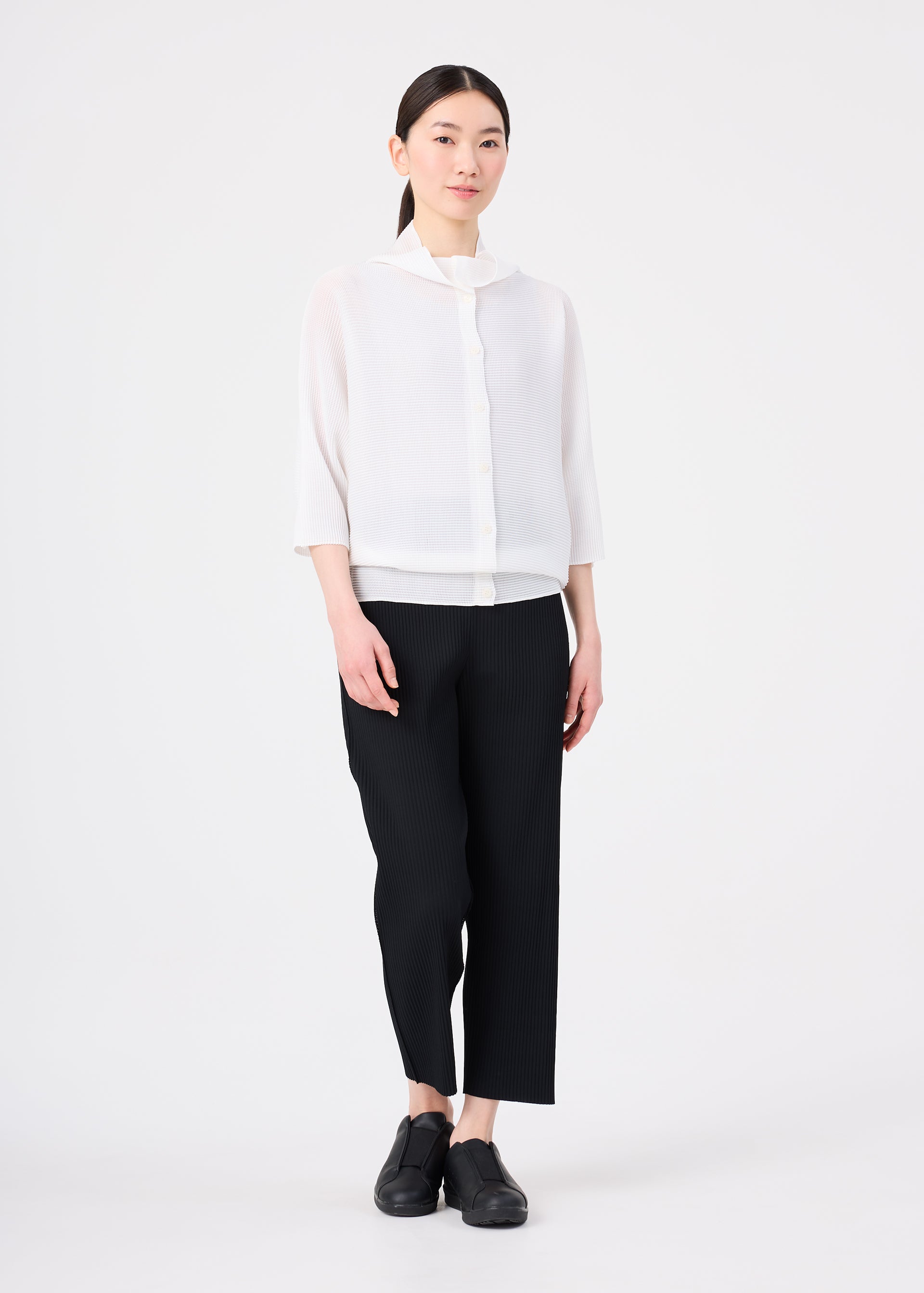 me Issey Miyake Dolman Stretch Pleats kardigan bílý