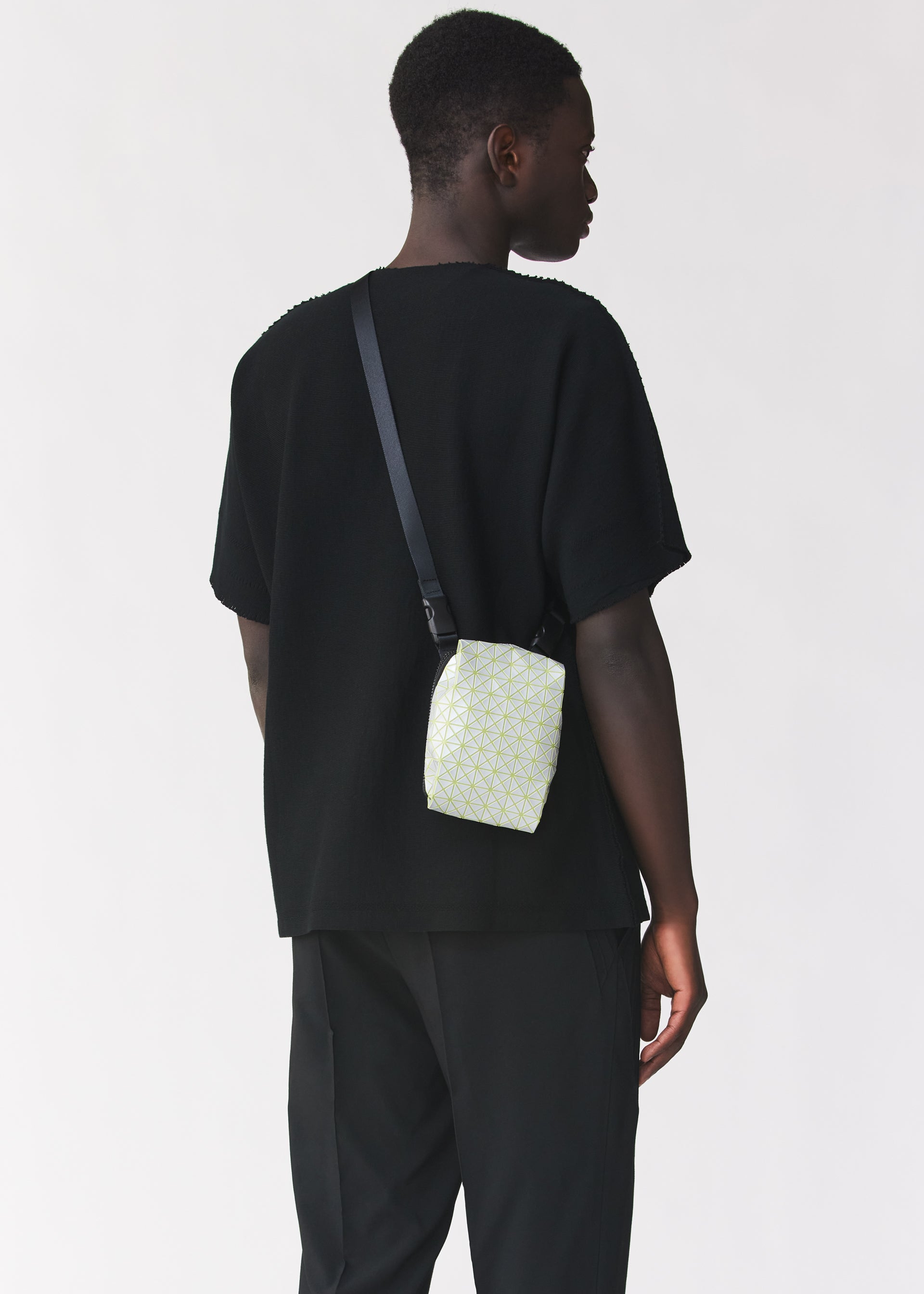 Issey Miyake Beetle Reflector crossbody black reflexní