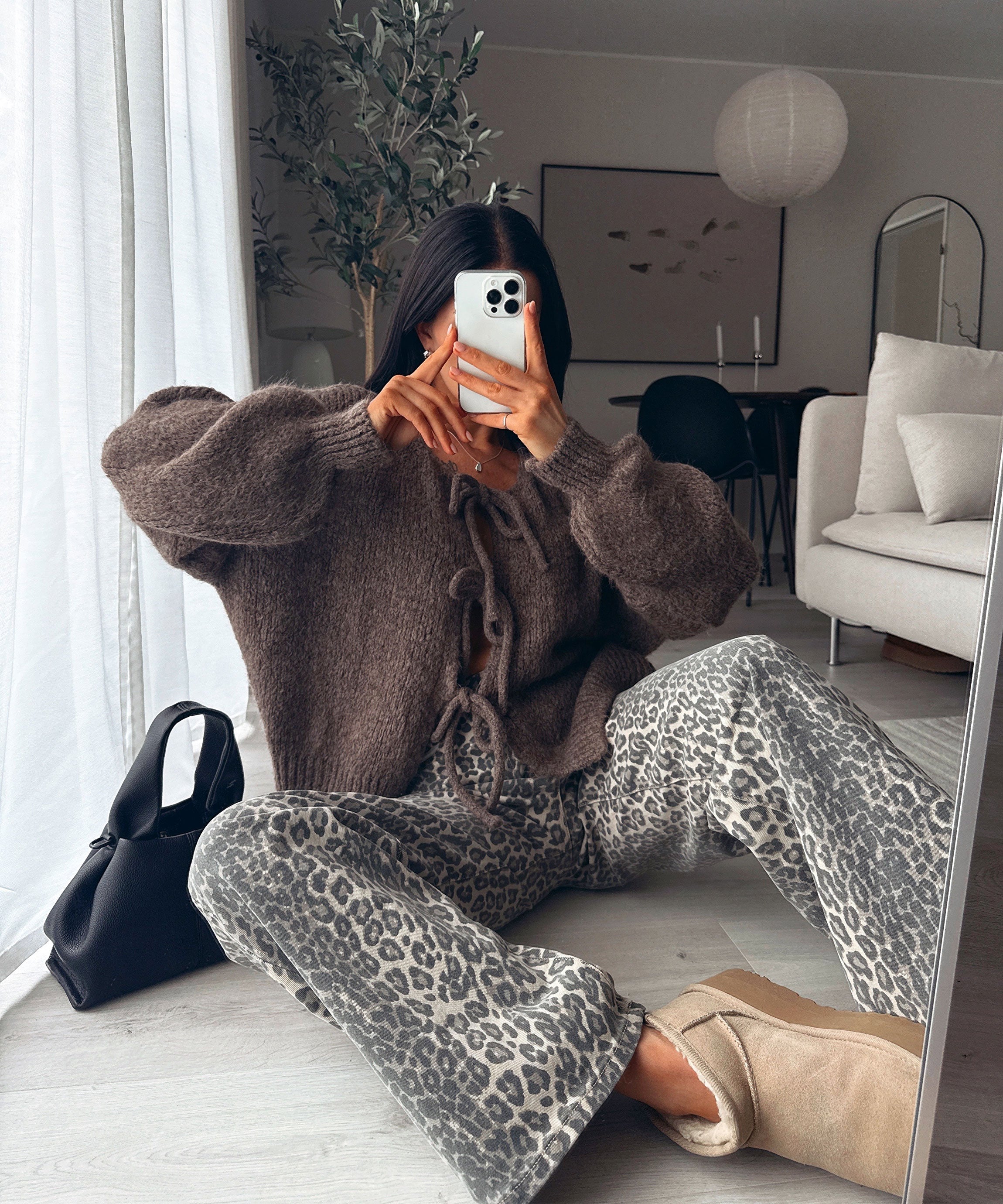 Norielle dámský oversize svetr hnědý se šněrováním