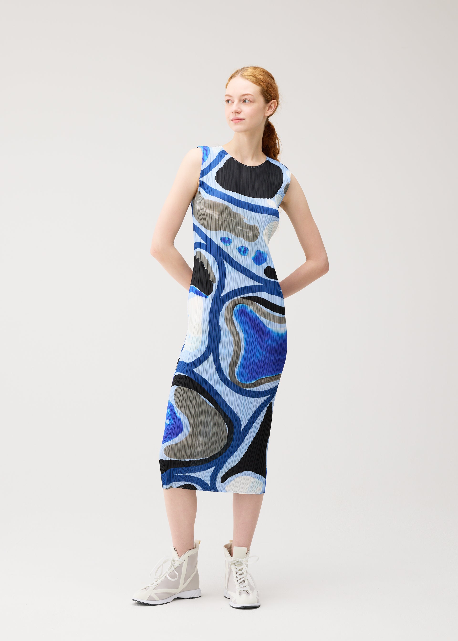 Pleats Please Issey Miyake Roll šaty světle modrá vel. 3
