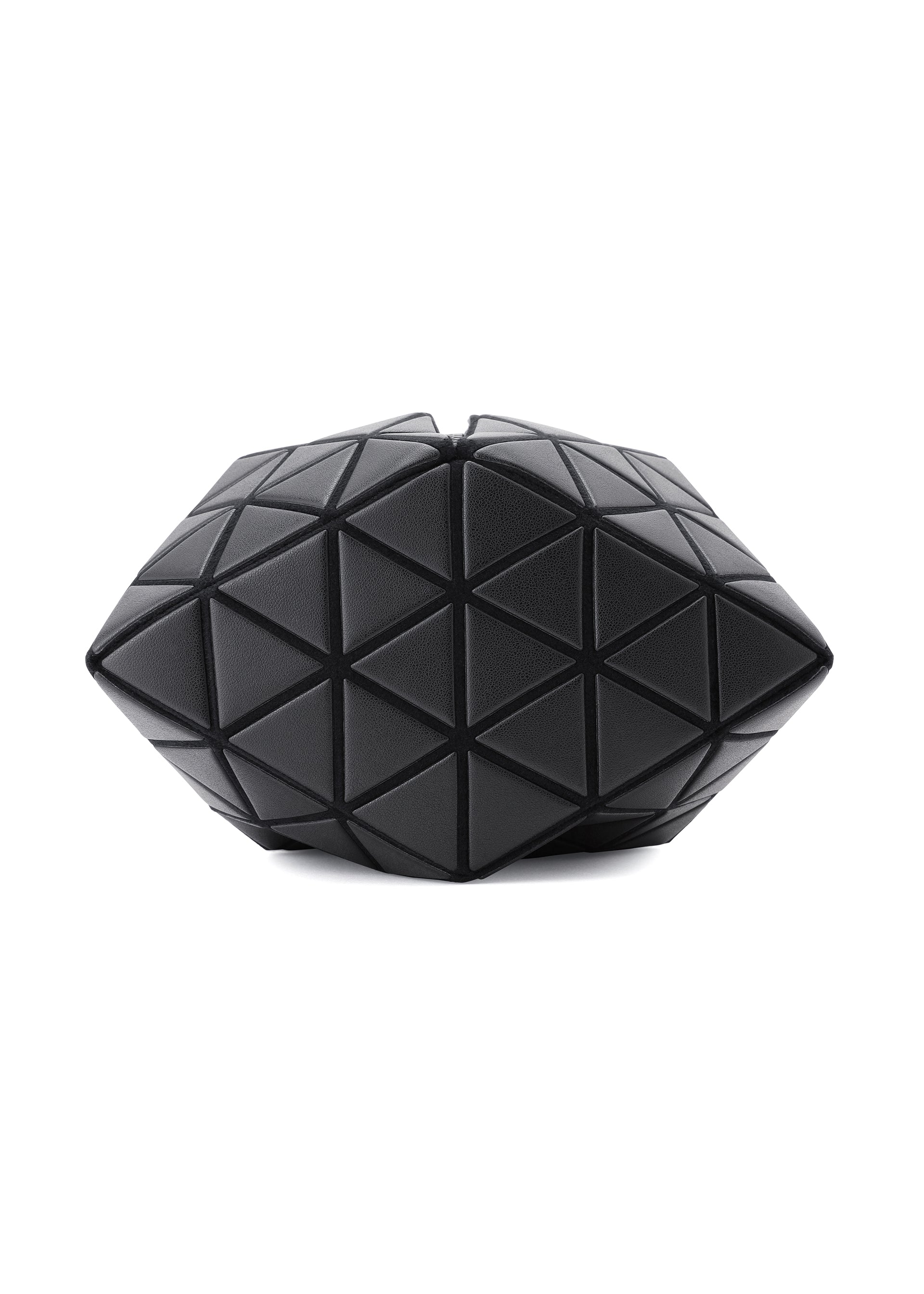Issey Miyake Torso kabelka matná černá trojúhelníková
