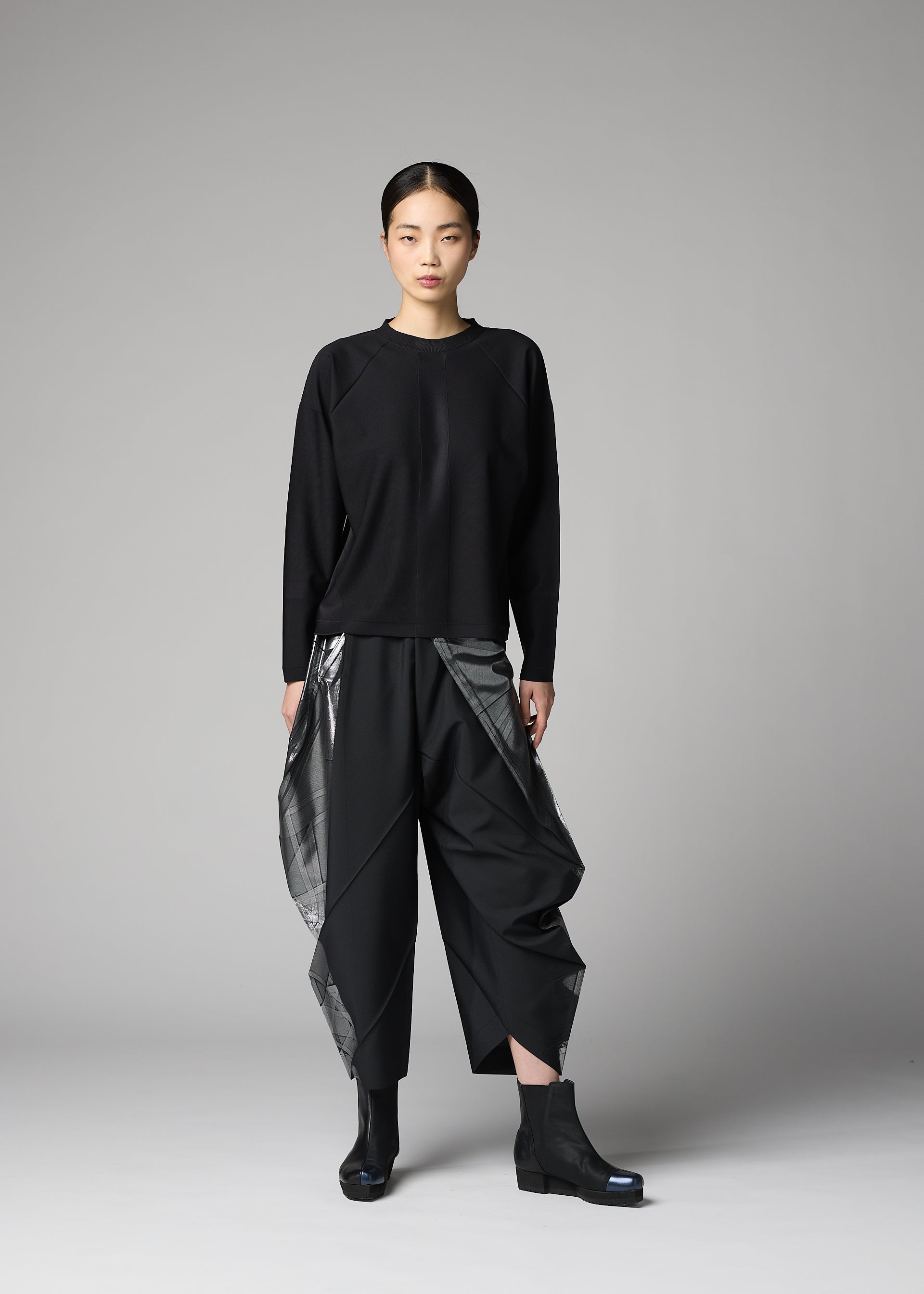 Issey Miyake 132 5. F-KN úplet black vel. 2