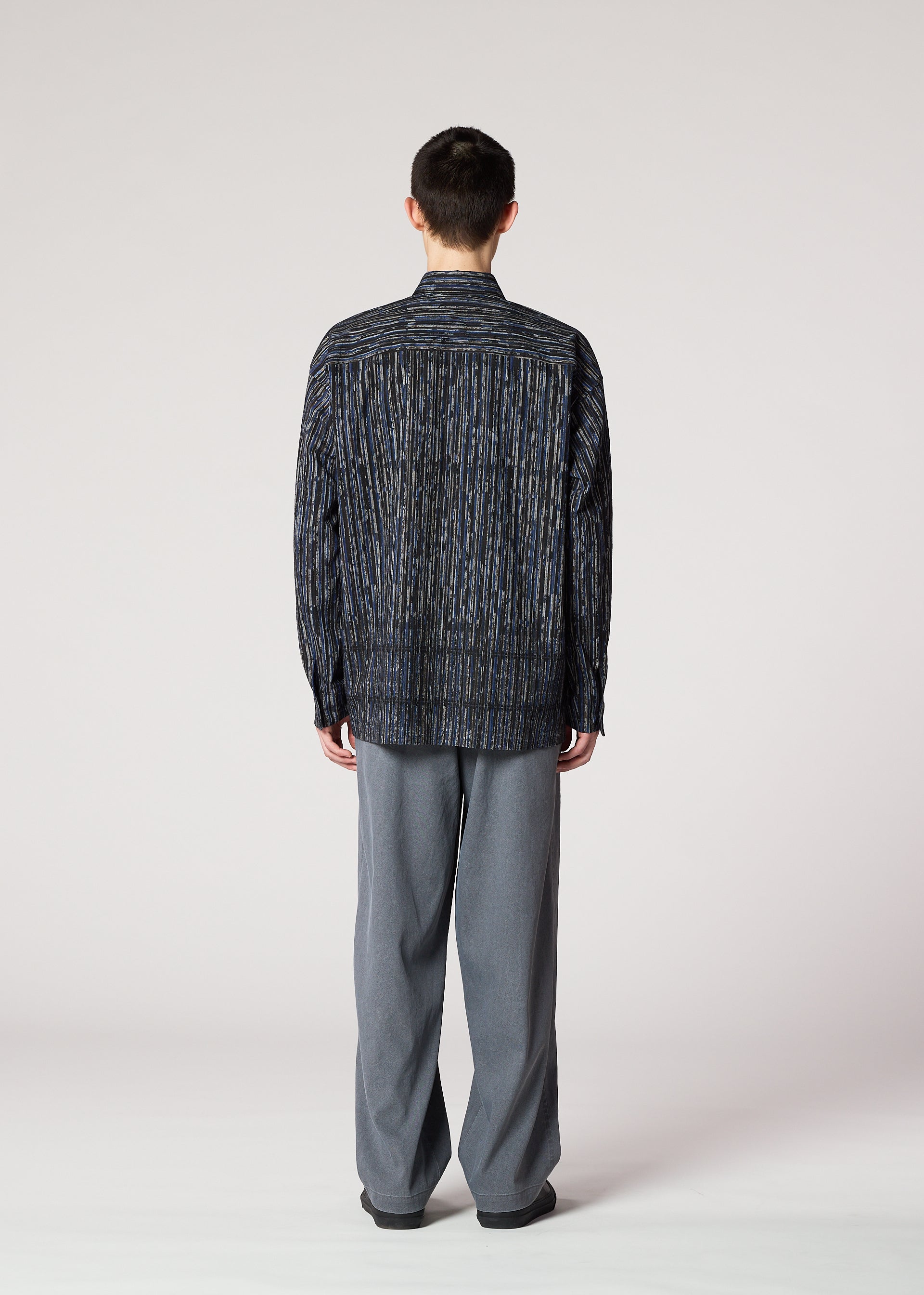 Issey Miyake Curviness Shirt košile charcoal gray pruhovaná