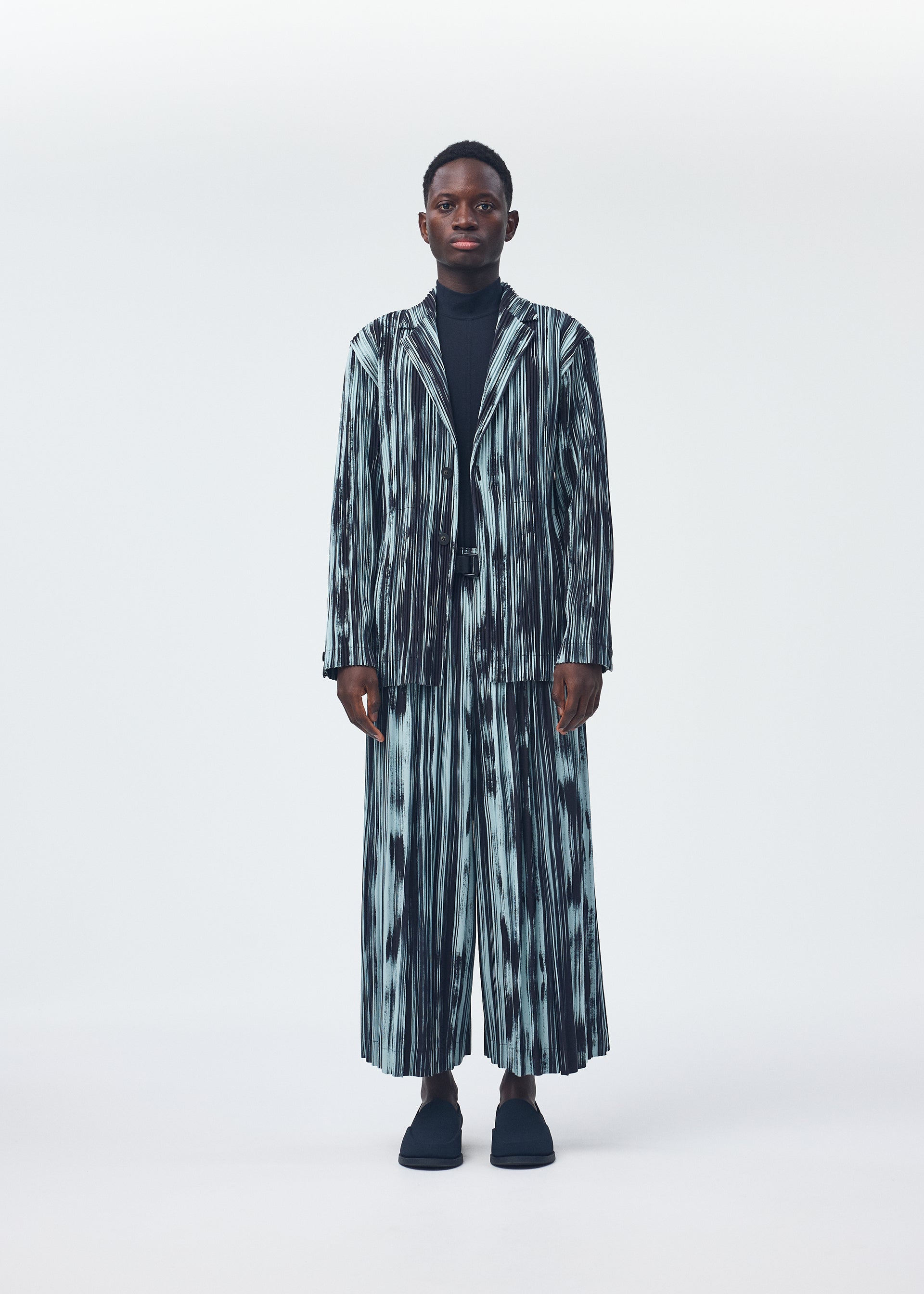 Issey Miyake Homme Plissé Brushstroke sako černé pruh
