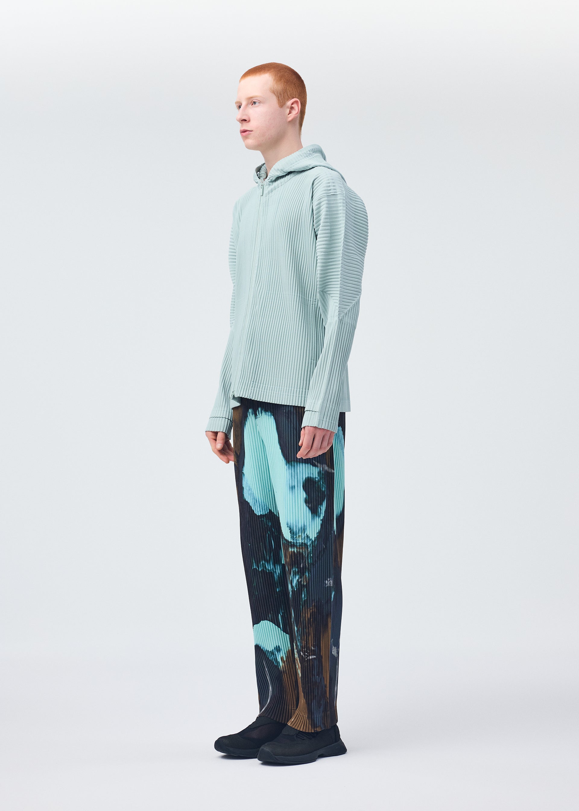 Issey Miyake Monthly Colors July mikina černá na zip