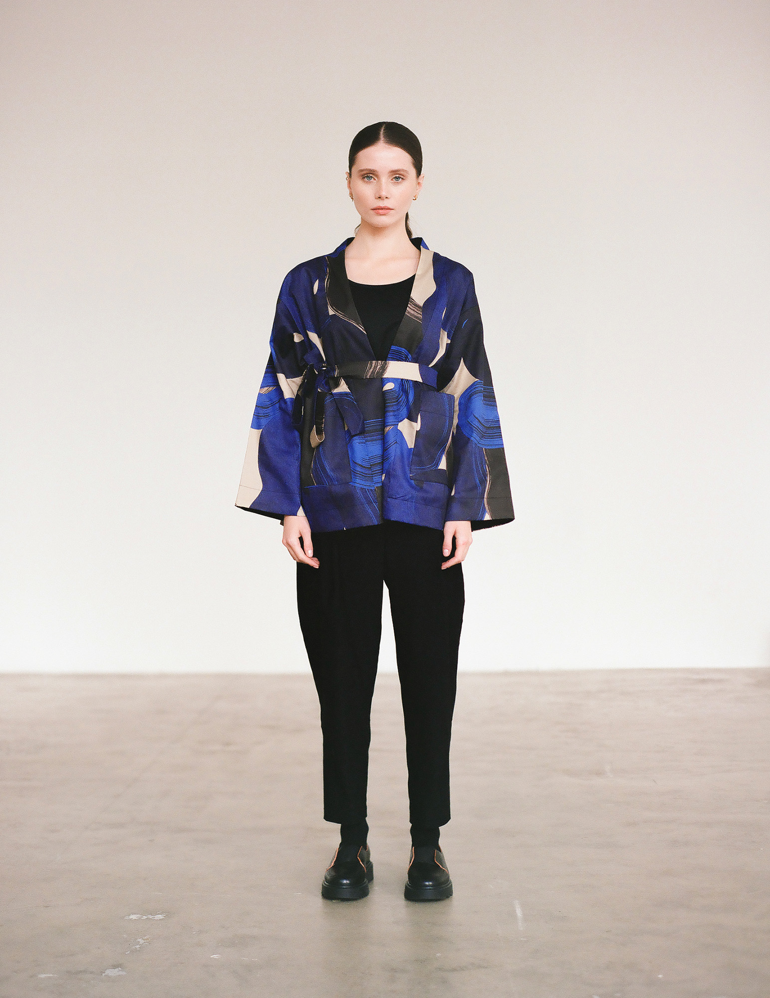 Aurelia & Zwei Frauen Blue Rothko kimono modré