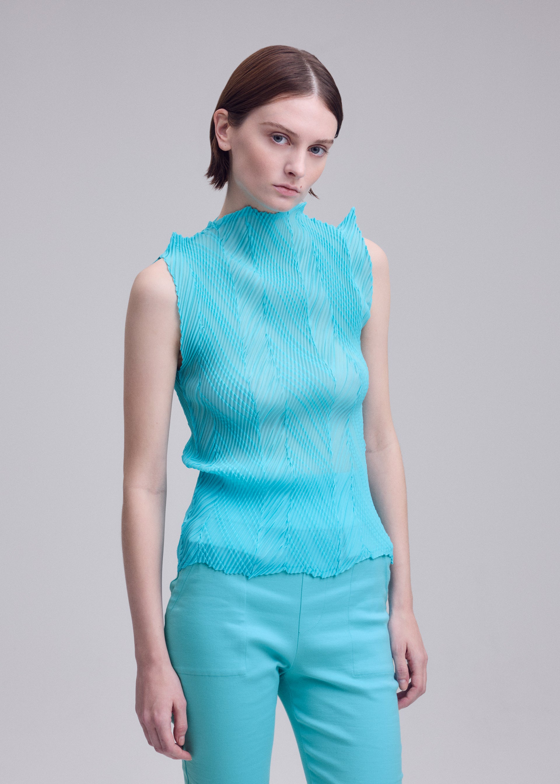Issey Miyake Zigzag Pleats top bez rukávů černý vel. 2
