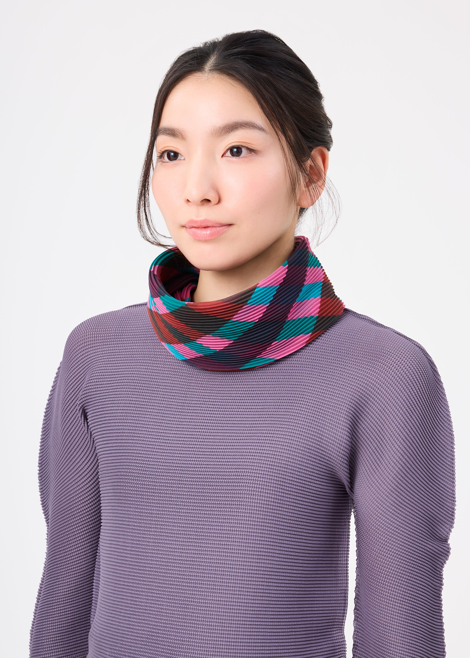 Issey Miyake Tape Check Pleats štola pink
