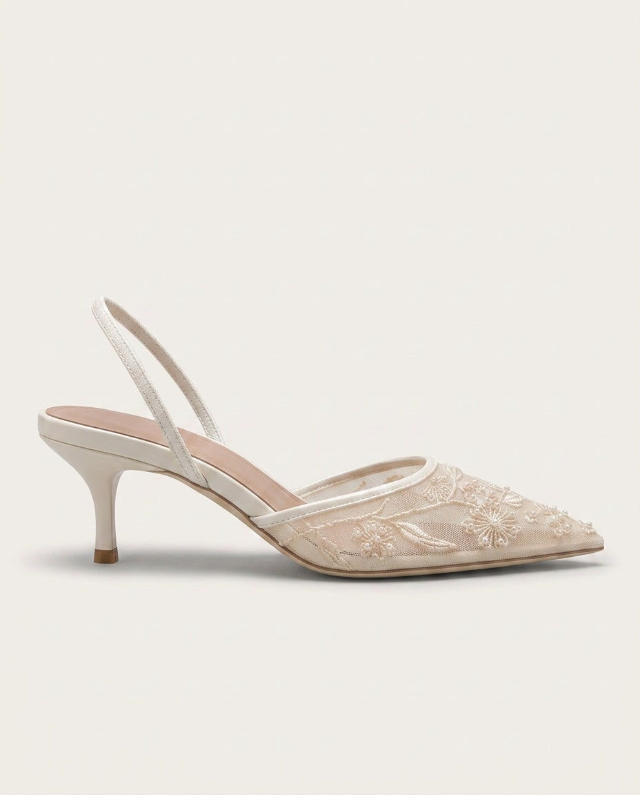 Norielle krajkové slingback lodičky kitten podpatek bílé
