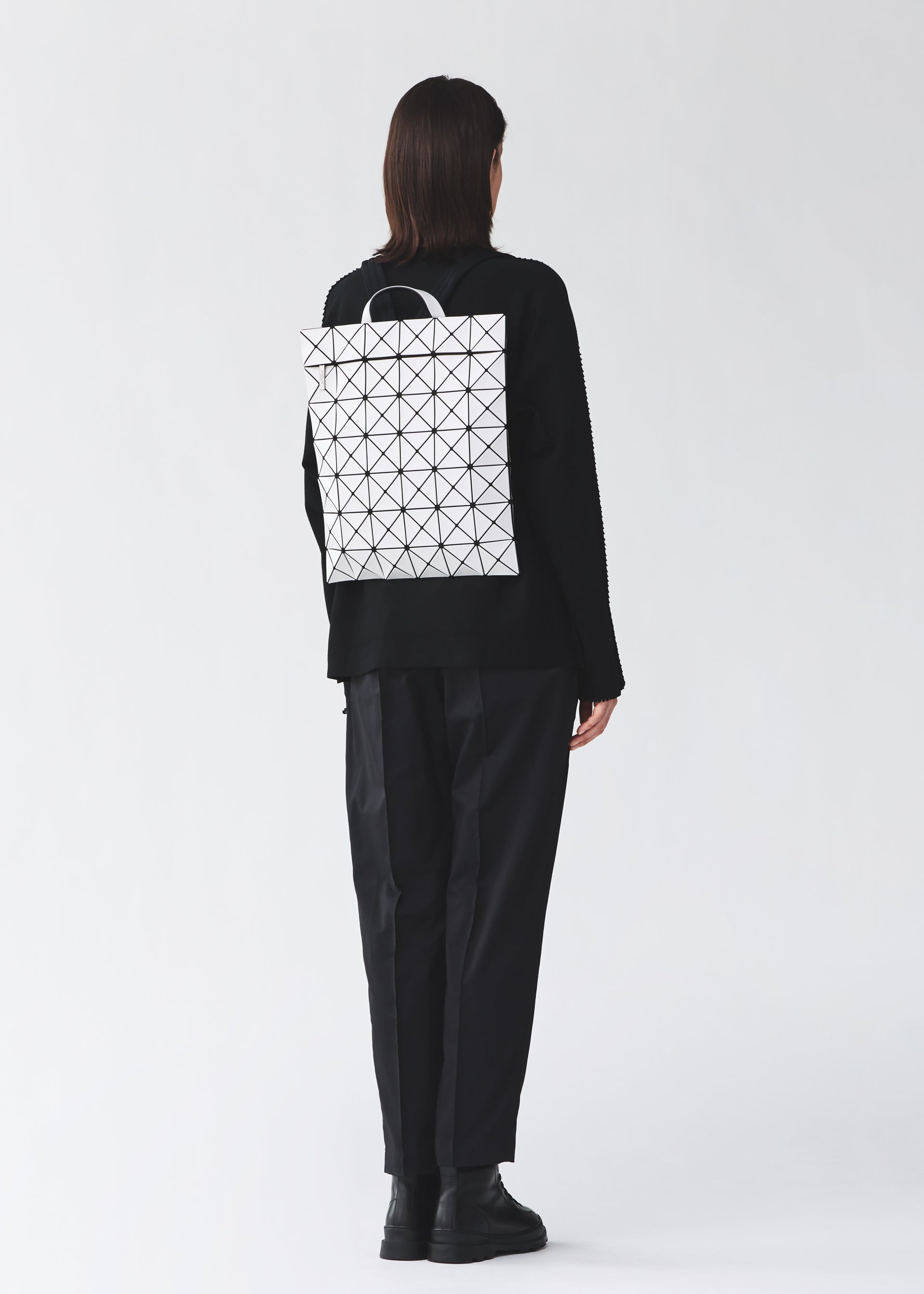 Bao Bao Issey Miyake Flat Pack batoh černý matný na notebook