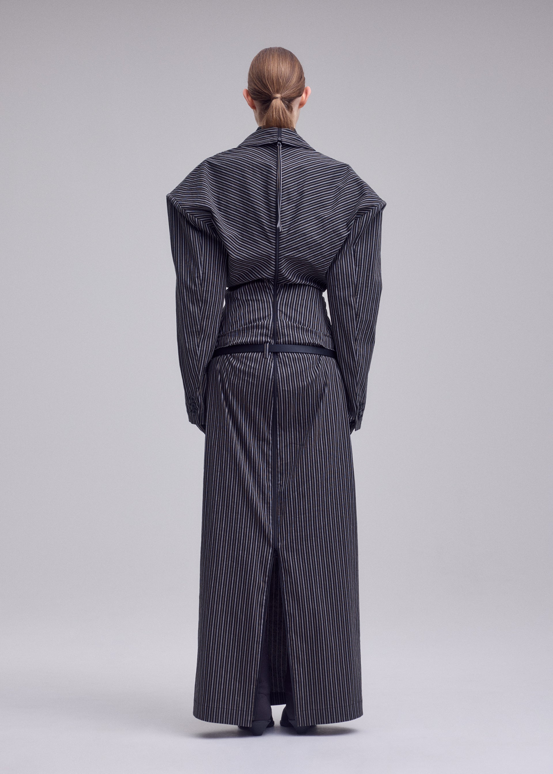 Issey Miyake Allow Stripe šaty bílé washi strečové