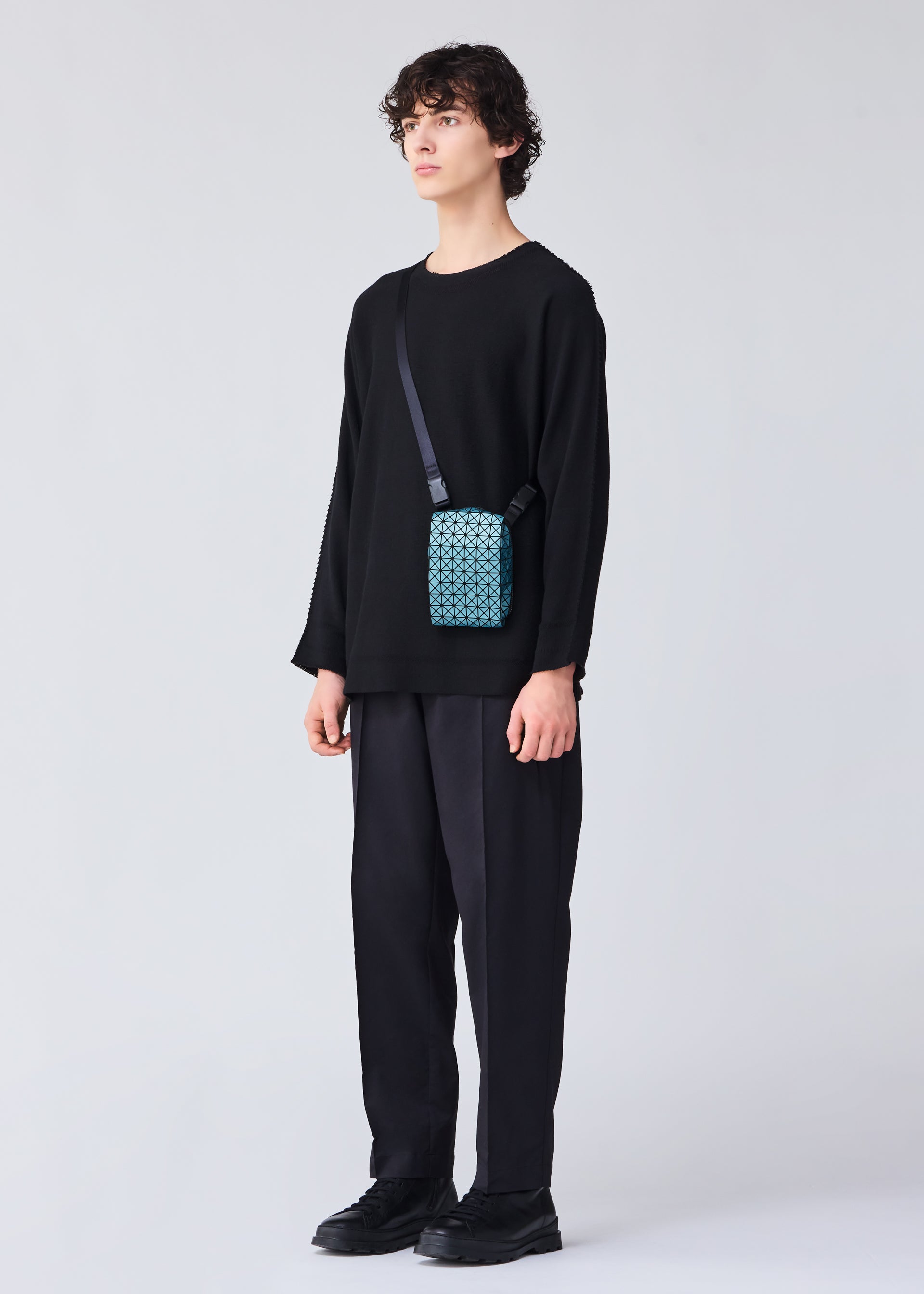 Issey Miyake Bao Bao Beetle Metallic kabelka Cerulean Blue