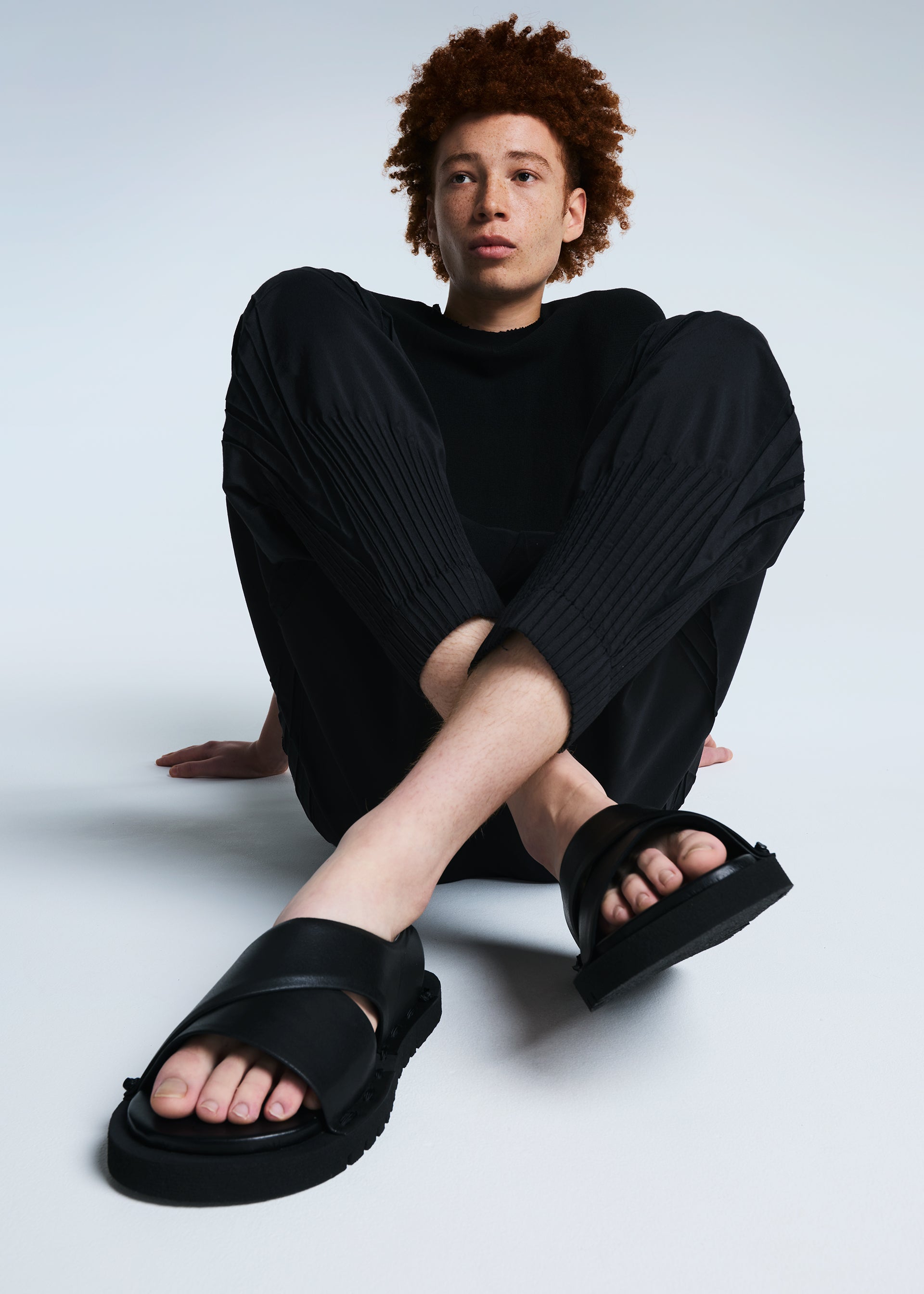Issey Miyake Type-III Magarimono sandály černé 27,5
