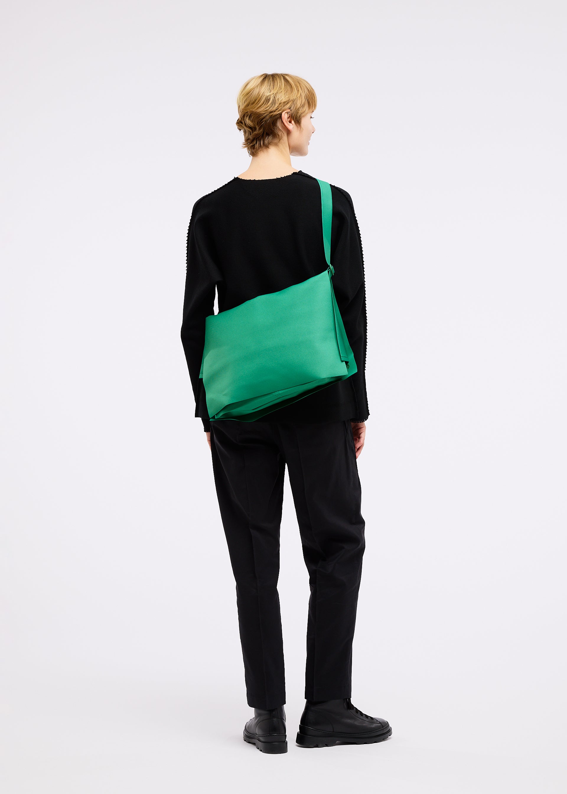 Good Goods Issey Miyake Roll kabelka brown