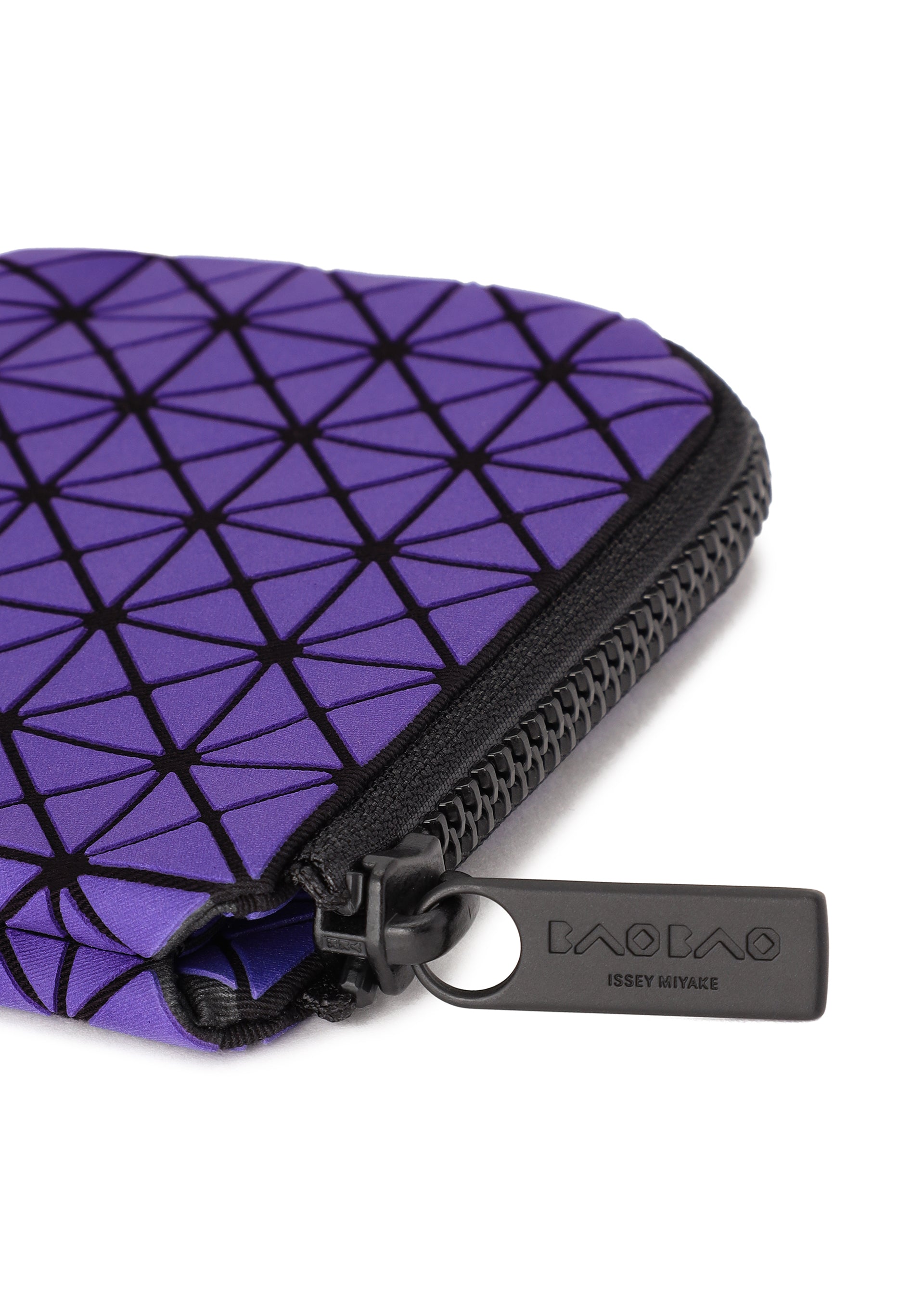 Issey Miyake Clam mini peněženka fialová