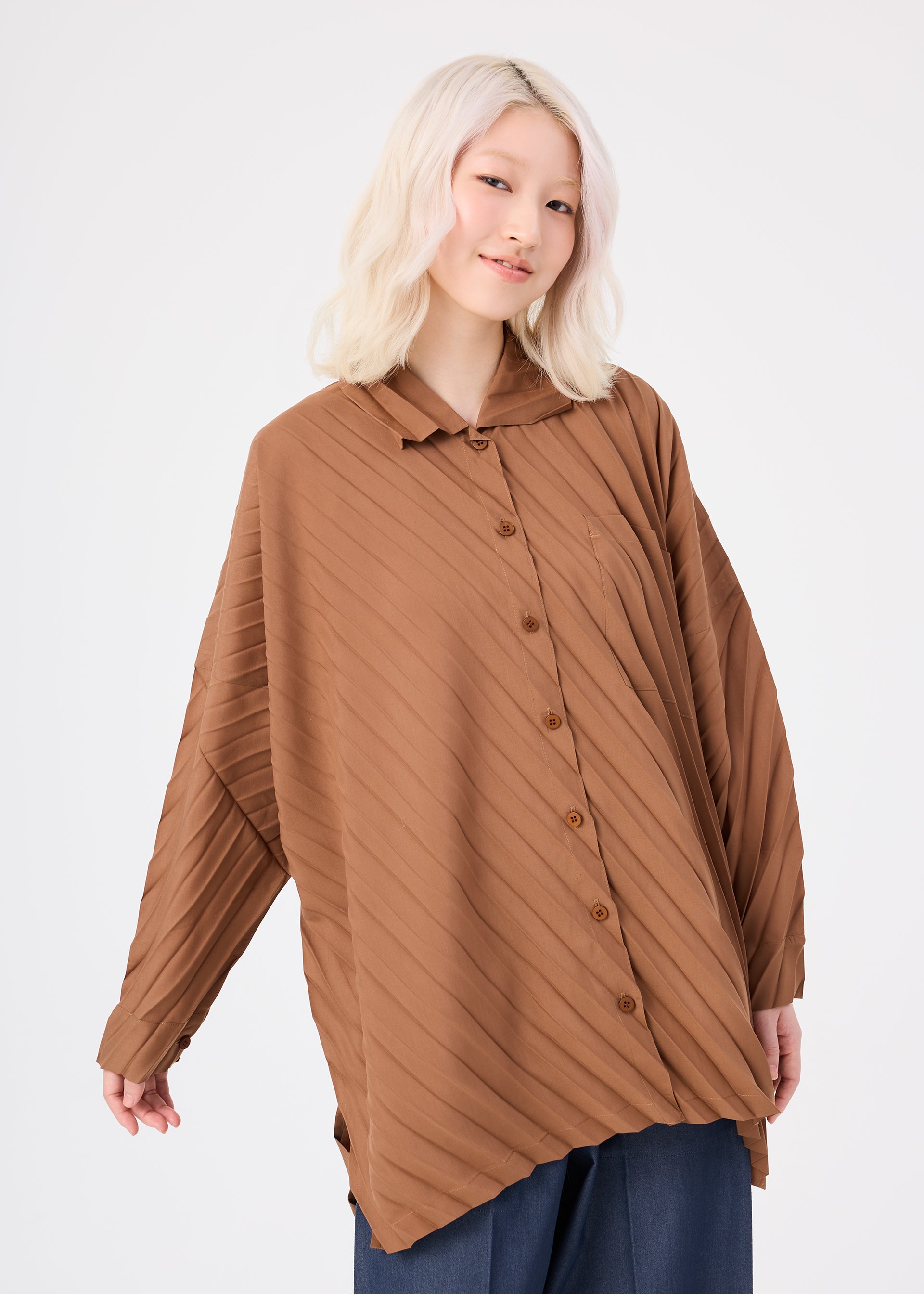 me Issey Miyake Angle Pleats košile bílá plisovaná
