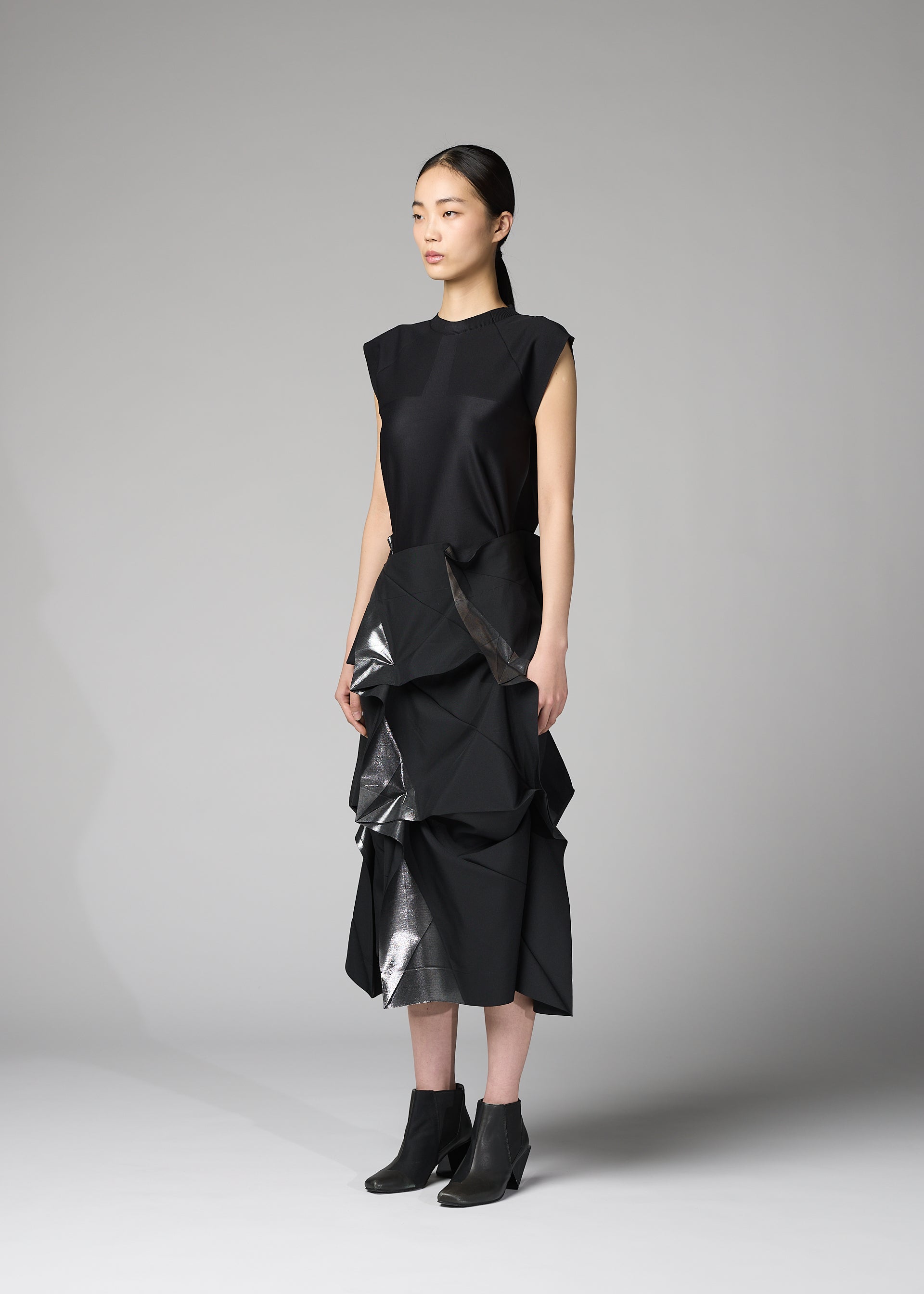 Issey Miyake 132 5. No.1-2 sukně black silver