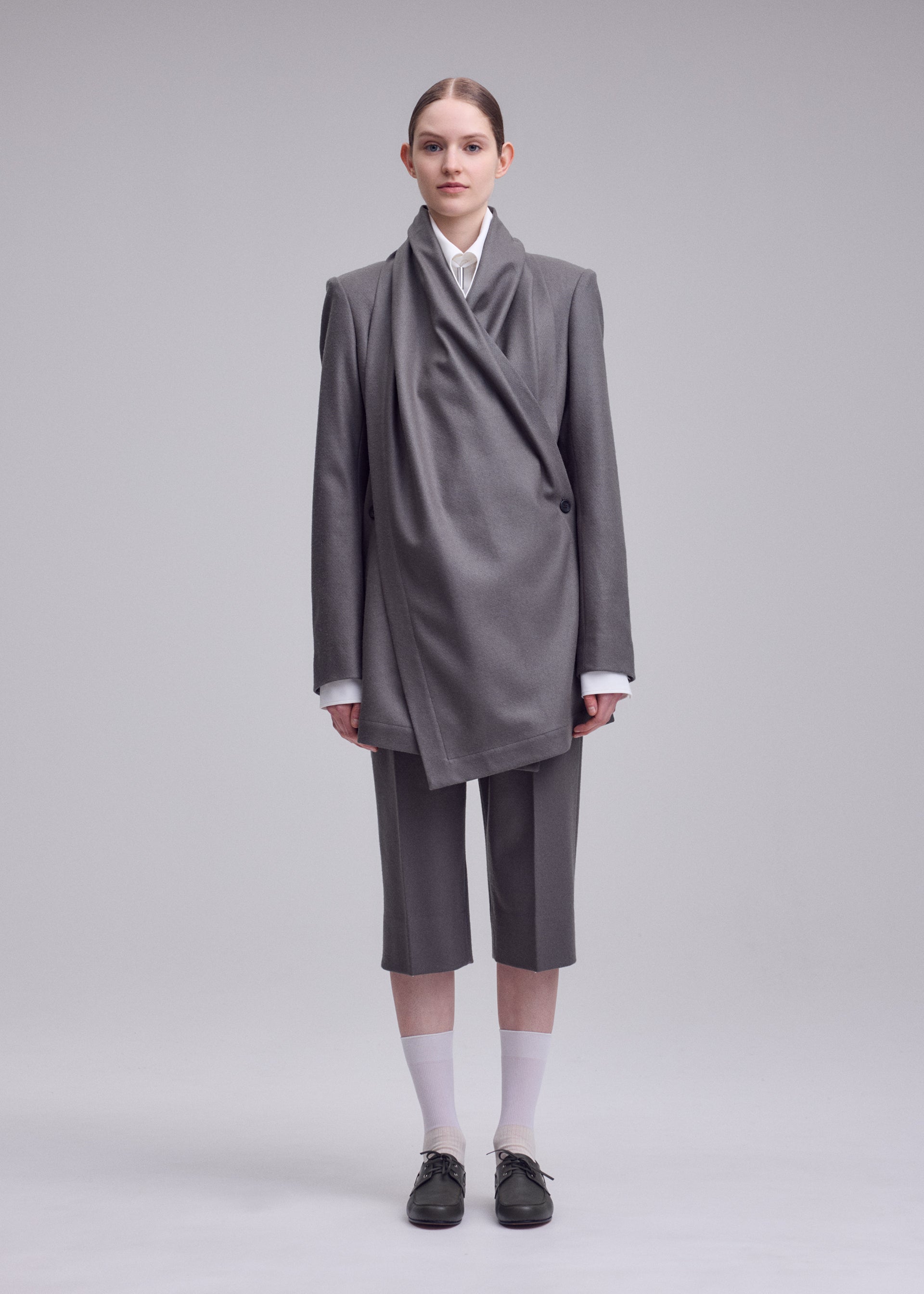 Issey Miyake Manner vlněná bunda se šálovým límcem
