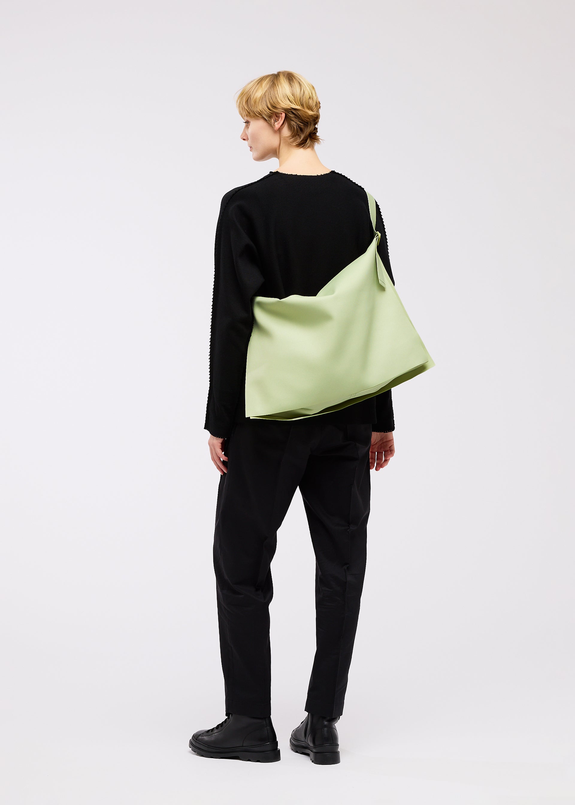 Good Goods Issey Miyake Roll crossbody hnědá lehká