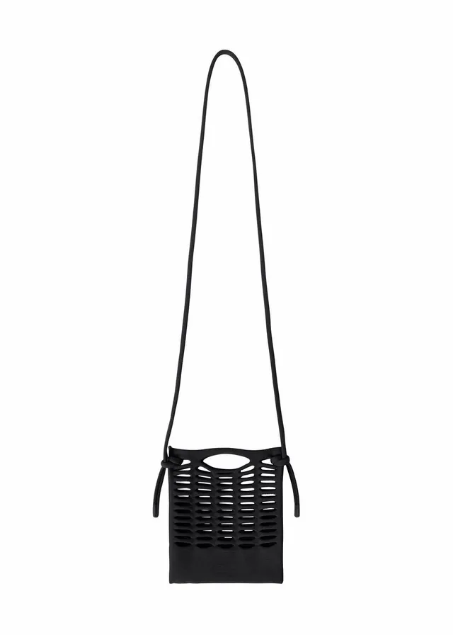 Issey Miyake Mokko pletená crossbody kabelka černá lehká