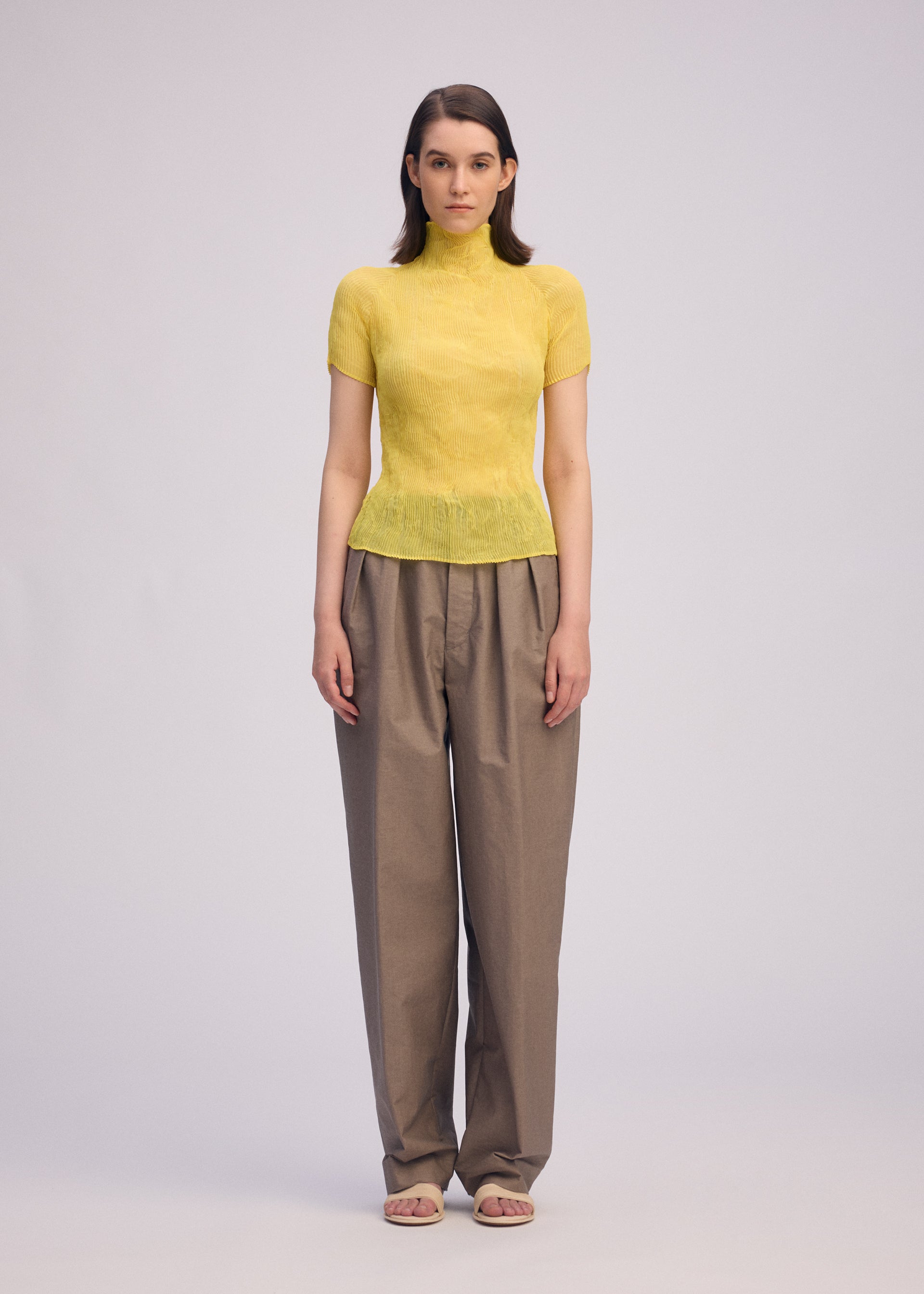 Issey Miyake Chiffon Twist 3 top světle šedý