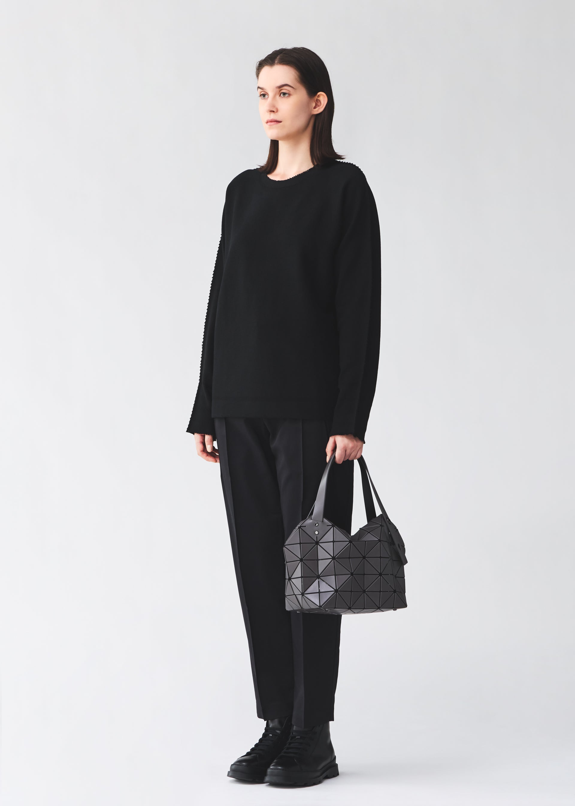 Issey Miyake Bao Bao Boston kabelka off white matná